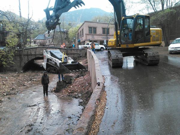 Chaparral Cleanup Post-Manitou Springs Flash Flood